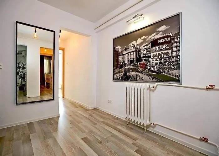 Poetry I Piata Victorei