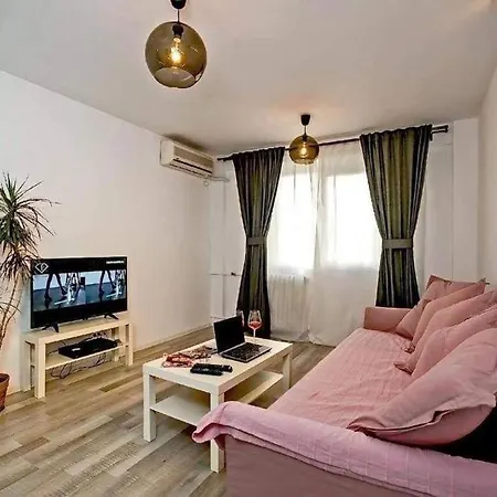 Poetry I Piata Victorei Bucarest