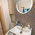 Poetry I Piata Victorei Apartment Bucharest